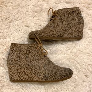 Tons Kala Wedge Bootie Leopard Sz 10